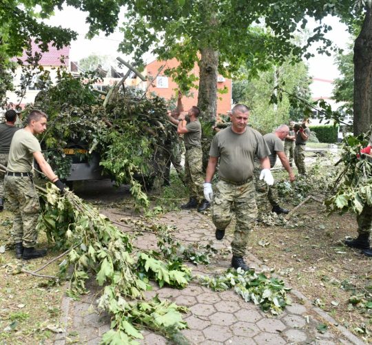 HV u rascicavanju oslujnog nevremena u Slavoniji
