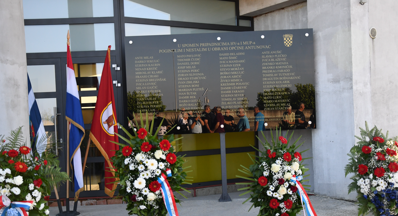 Spomen ploca Antunovac
