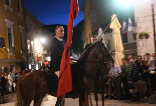 53096232057 66743860a7 k