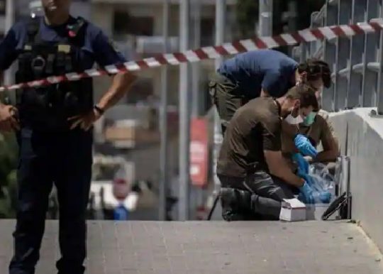 Sukob navijaca AEK a i Dinama rezultat jedan ubijen