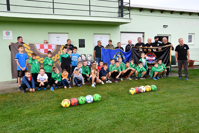 UDDR Sv. Rok i Kohorta darivali najmlađe igrače NK Vardarca