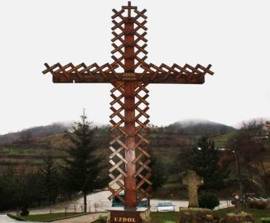 uzdol drveni križ