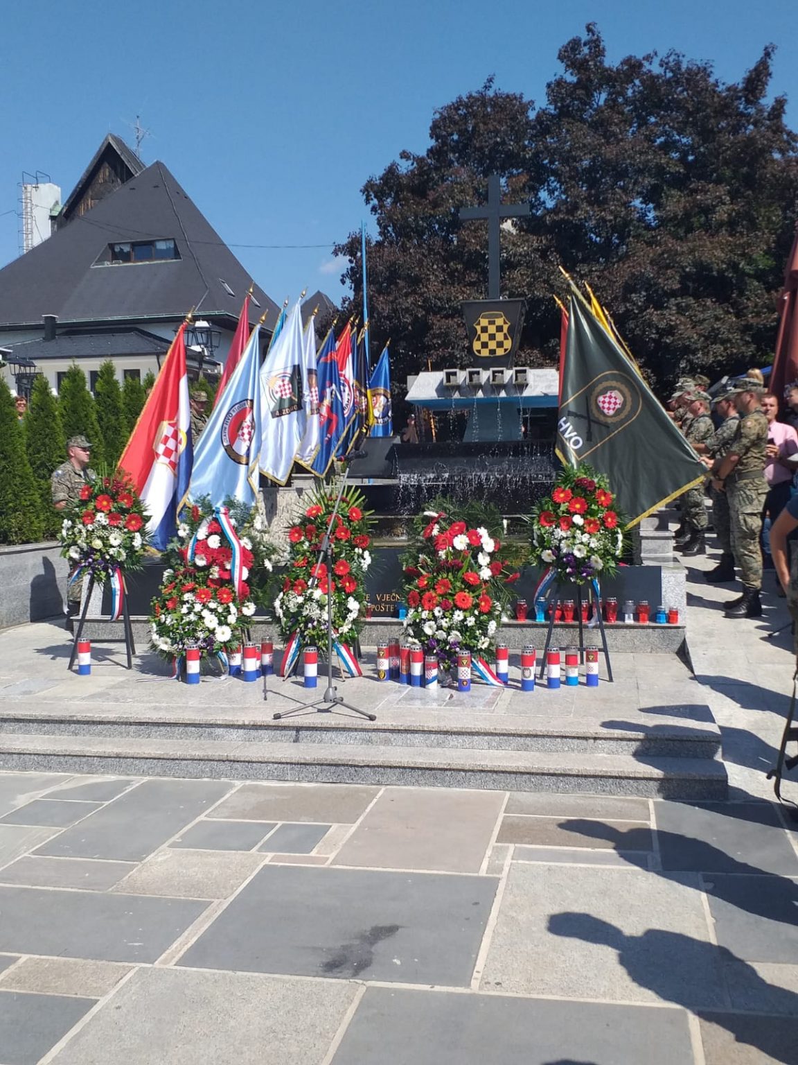 spomen obiljezje jajce. 1jpg 1152x1536