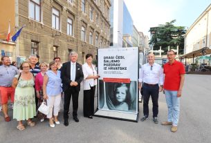 Izlozba Dragi Cesi saljemo pozdrav iz Hrvatske 36