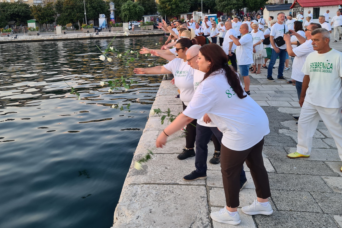 Mimohod sjecanja na zrtve genocida u Srebrenici 6