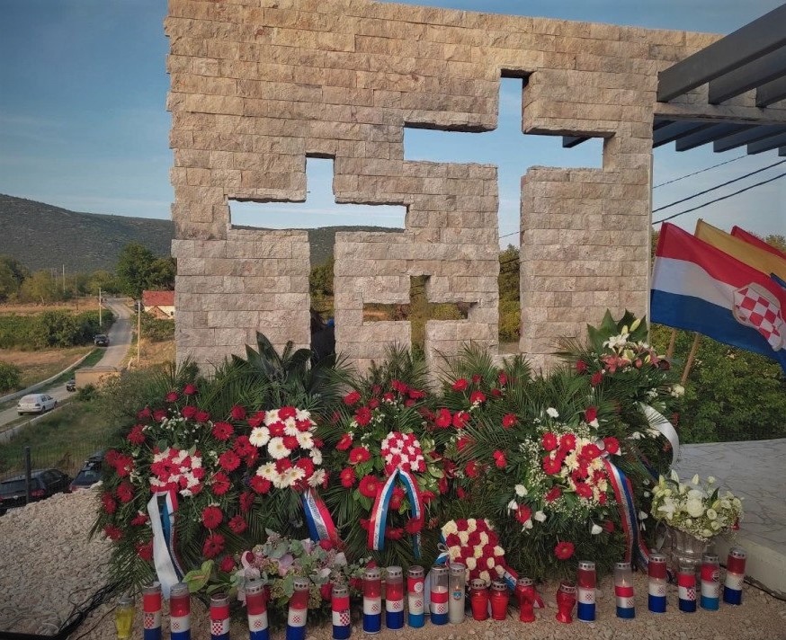 obitelj sevo spomenik6