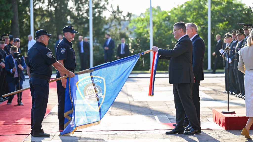 DSC 2229 1024x576 1 1