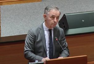 Na današnjoj 5. sjednici Hrvatskog sabora, prilikom iznošenja stajališta klubova, zastupnik srpske nacionalne manjine i predsjednik SDSS-a, Milorad Pupovac, oštro je osudio nedavne događaje u Splitu, gdje su, prema njegovim riječima, navijači Hajduka u paravojnoj formaciji uzvikivali ustaške parole.