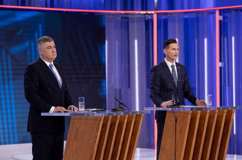Zagreb, 7.01.2025 - Sučeljavanje predsjedničkih kandidata Zorana Milanovića i Dragana Primoraca na HRT-u. Na slici Zoran Milanović, Dragan Primorac. foto HINA/ POOL/ Damir SENČAR