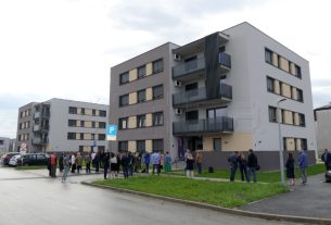 U Sisku uručeni ključevi kupcima novih stanova u zgradi POS-a