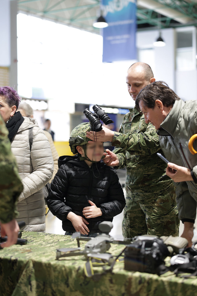 54403186163 3f52354c2d b