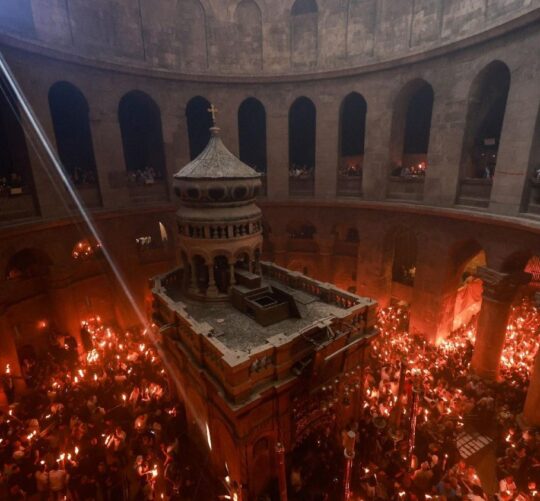 Ceremonija Svetog Ognja u crkvi Svetog groba u jeruzalemskom Starom gradu