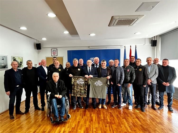 Oluja i Bljesak 2025 majica 1a Oluja i Bljesak 2025 majica 1a
