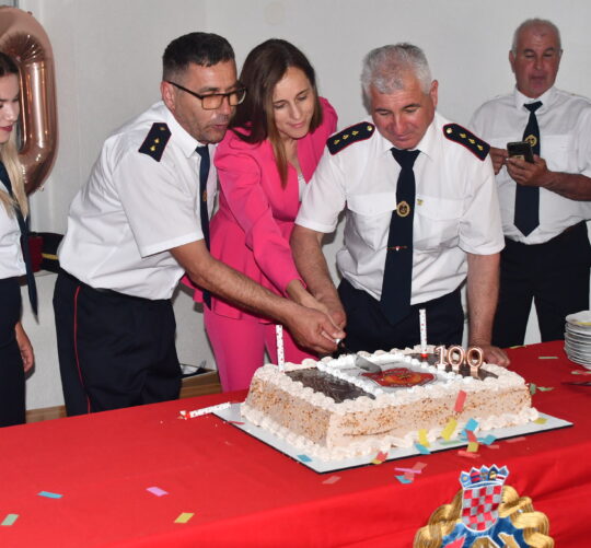 54493315724 bc4e97a8a1 k