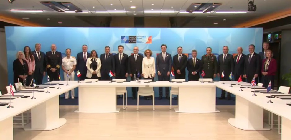 Industrijeski Forum potpisivanja NATO