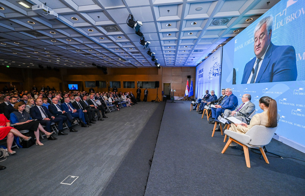 54649976244 97009b2a7d b