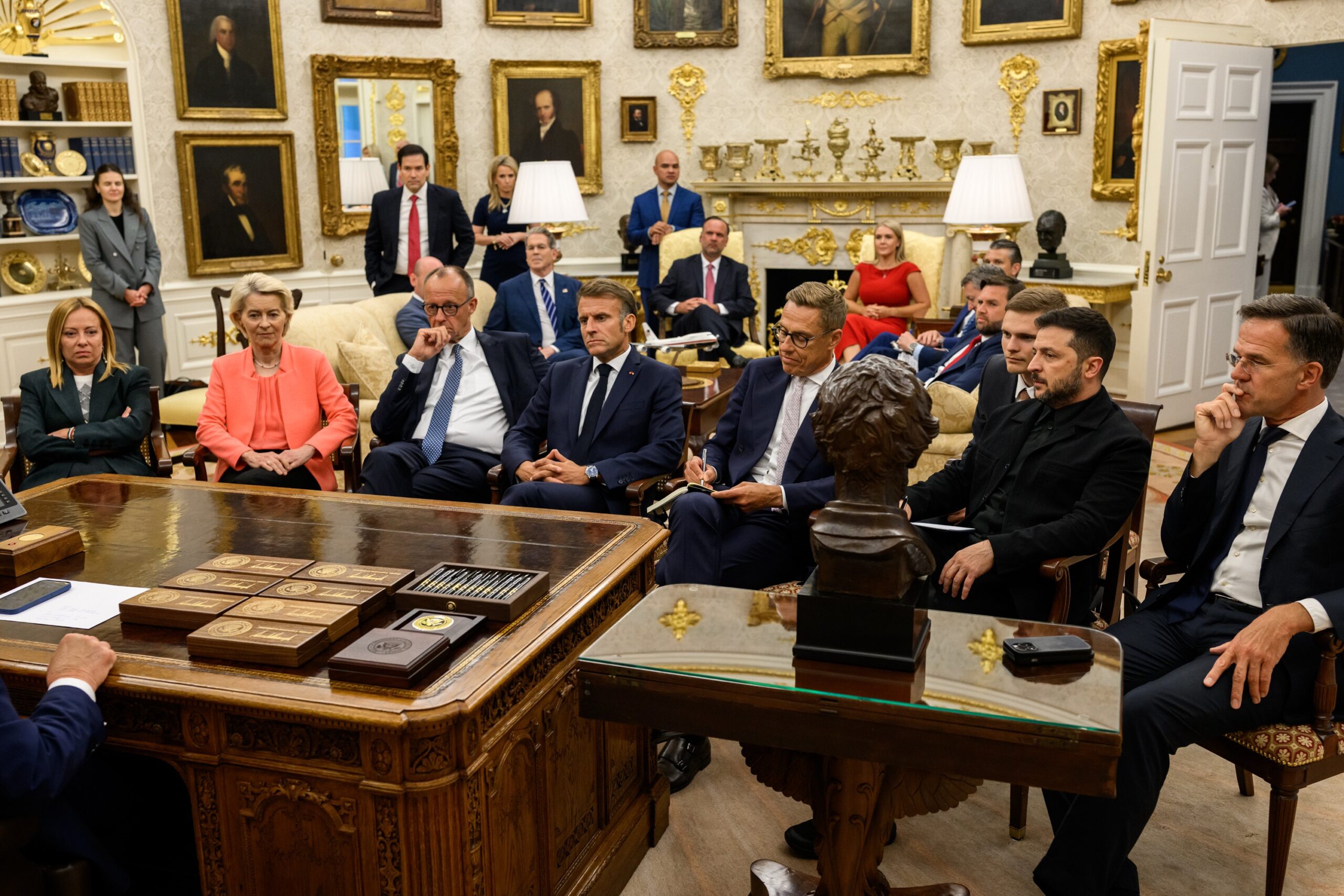 Predsjednik SAD Donald Trump 1024x1024 1 scaled