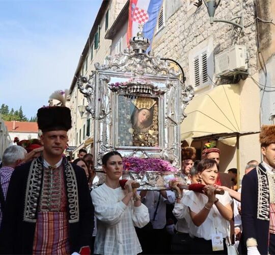 Procesija Gospa Sinjska