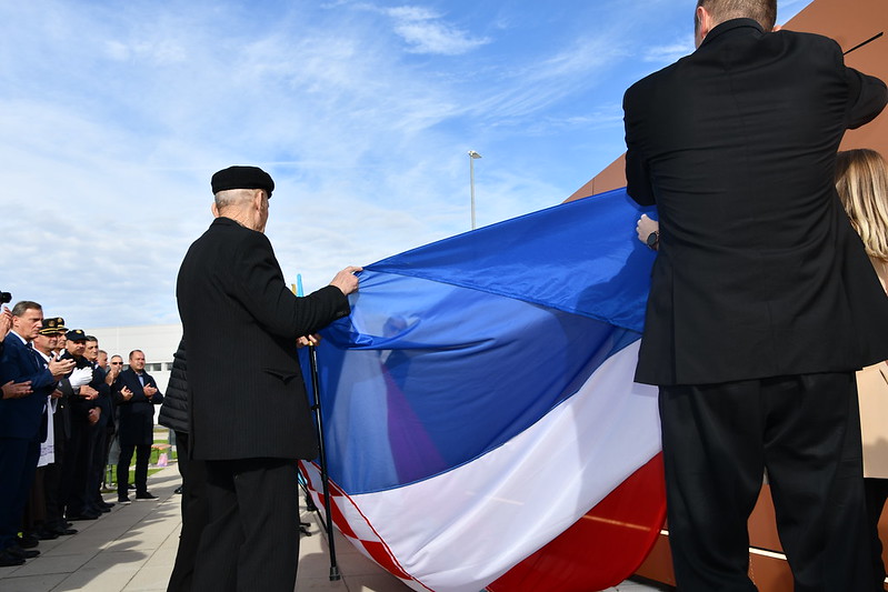 53316515120 e4ba6b0bde c