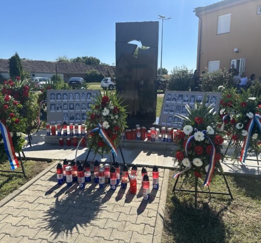 Tompojevci Spomen obiljezje
