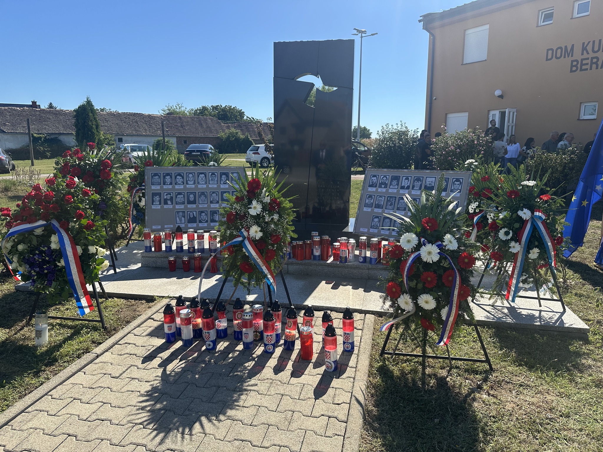 Tompojevci Spomen obiljezje