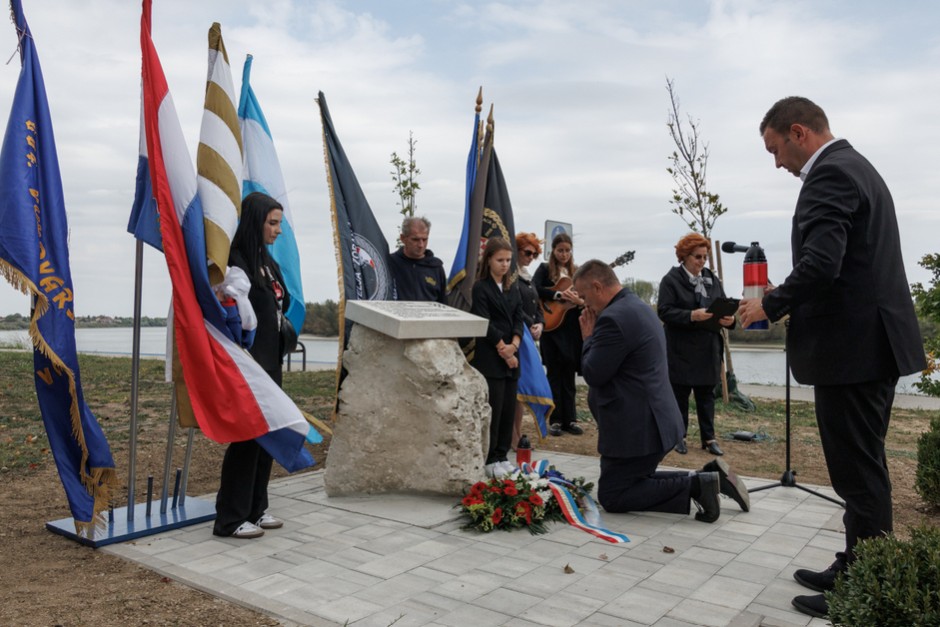 otkriveno spomen obilježje borovo naselje