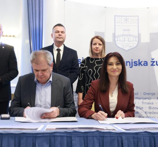 Potpisivanje ugovora Nasice