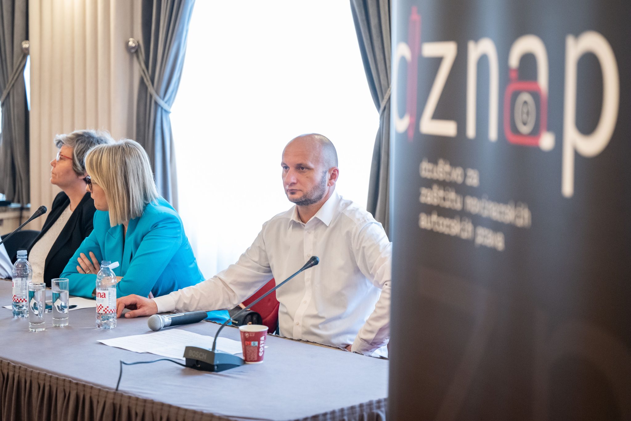 slikaNevaZganec 2048x1365 1