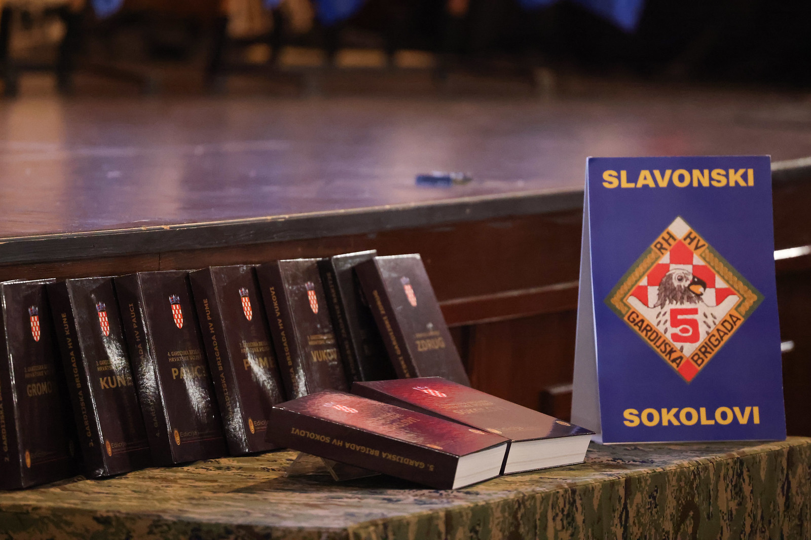 Monografija 5. gbr Solovi