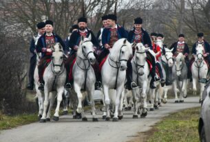 Pokladno jahanje Tenja