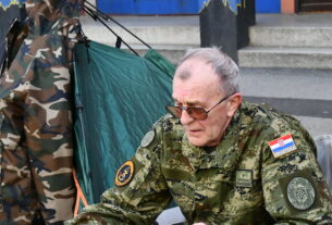 Stjepan Šerić prosvjed pred Saborom