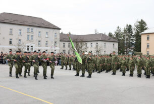 U požeškoj vojarni prisegnulo 400 ročnika, nazočio i ministar Anušić
