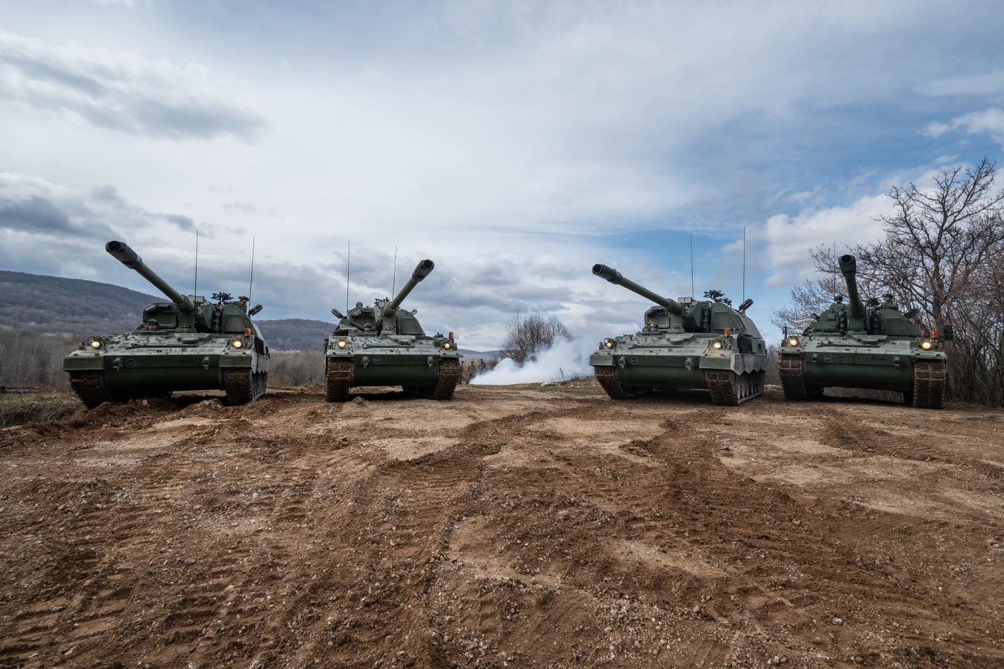 Vjezba sa samohodnim haubicama PzH 2000