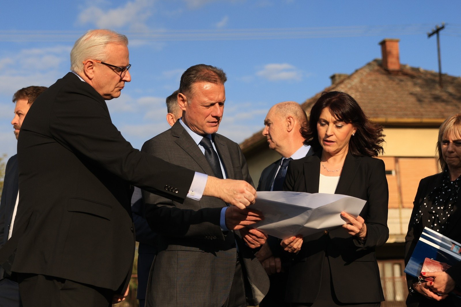 Obilazak radova na energetskoj obnovi zgrada u Belom Manastiru.