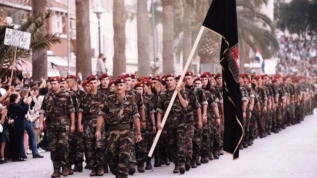 4.gardijska brigada Pauci _Mimohod Split