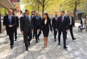 Gordan Jandroković, Nataša Tramišak i Ivan Radić na sastanku u Osijeku