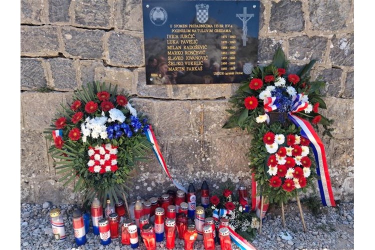 Tulove grede spomen-ploča sedmorici pripadnika 133. brigade HV-a