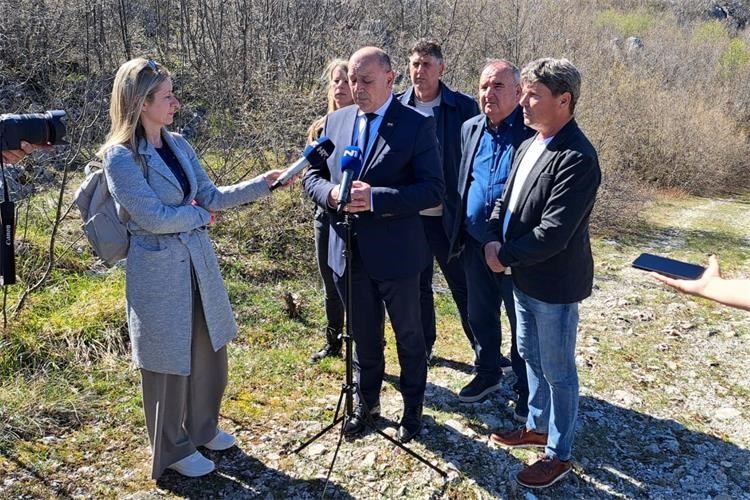 poratni zločini, Medv jame, Tomo Medved,