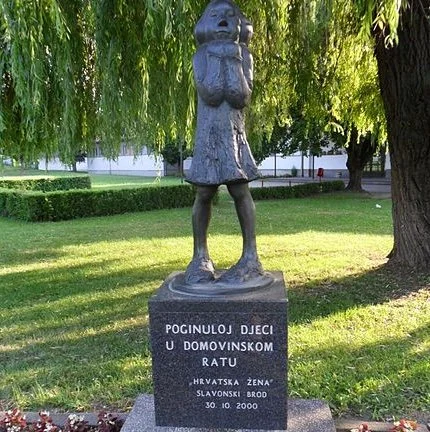 spomenik-poginuloj-djeci-u-domovinskom-ratu