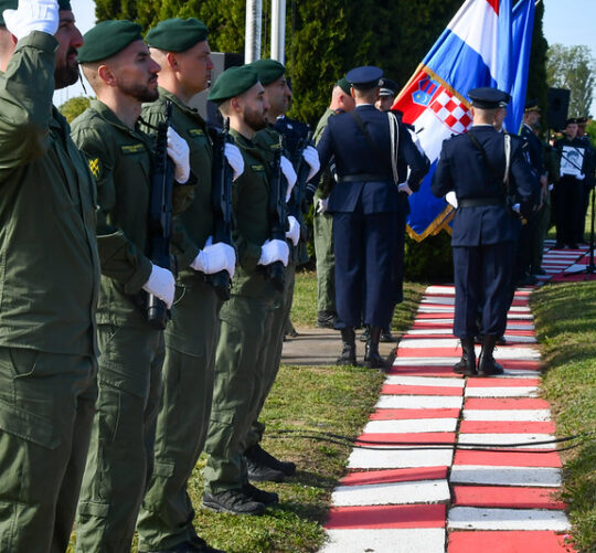 Borovo, 12 redarstvenika 35 obljetnica, podizanje zastave