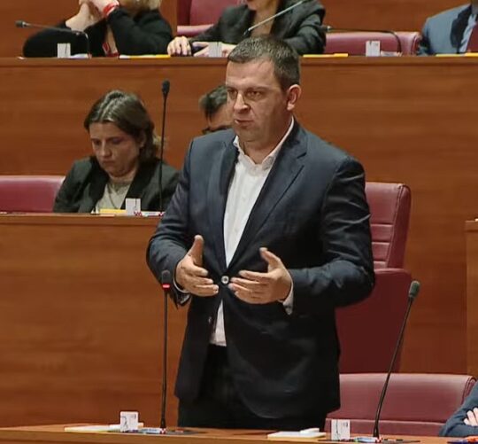 Dario Hrebak,
