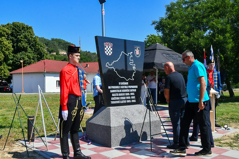 Danas je u Batini otkriveno spomen obiljezje u cast herojima Uskocke satnije Batinski most