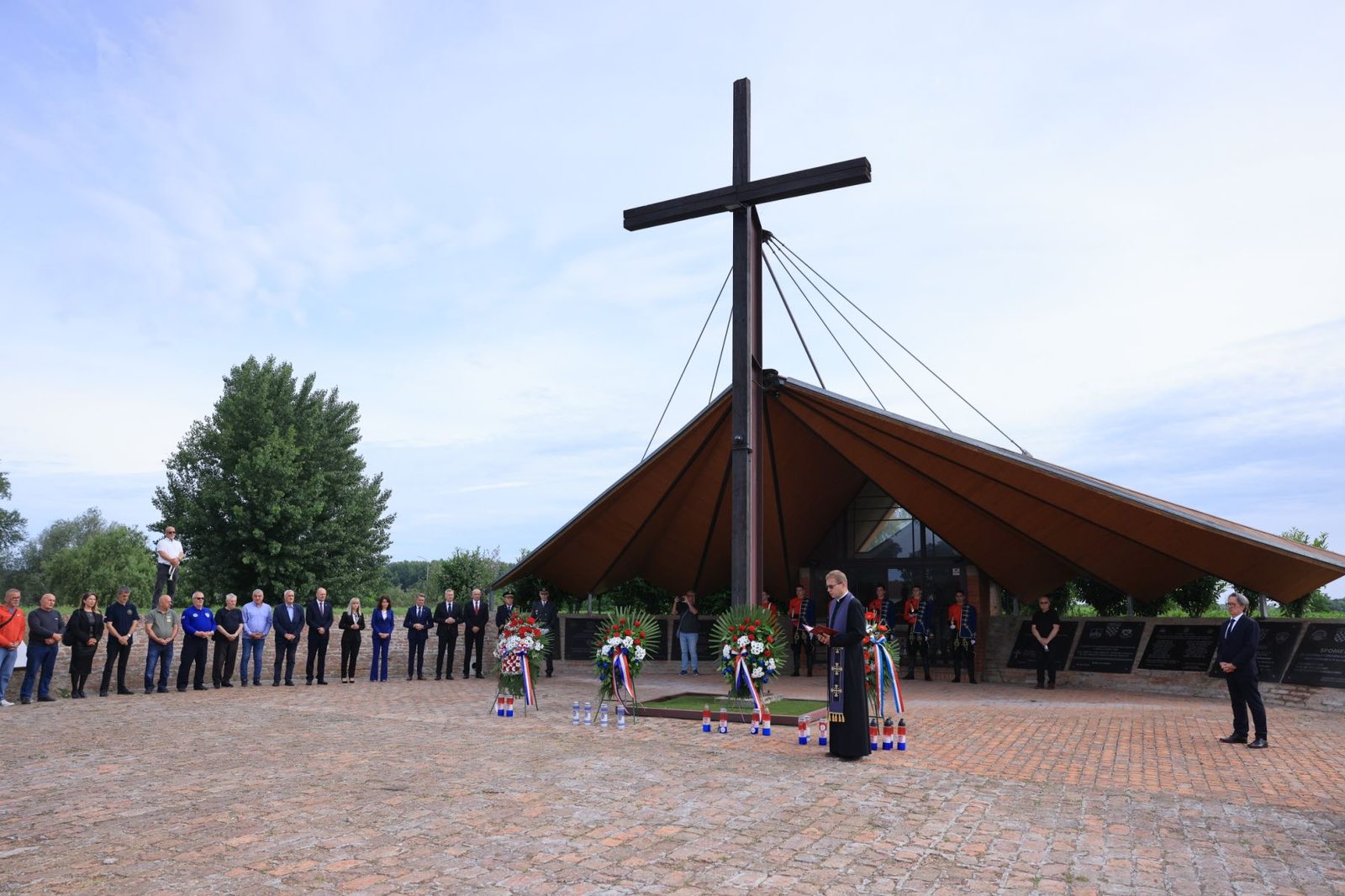 Kapelica Kraljice Mira na lijevoj obali Drave u Osijeku Dan Osječko-baranjske županije