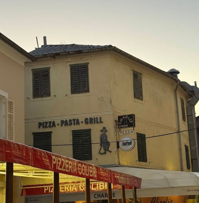 Buffet Charlie Napad na studente