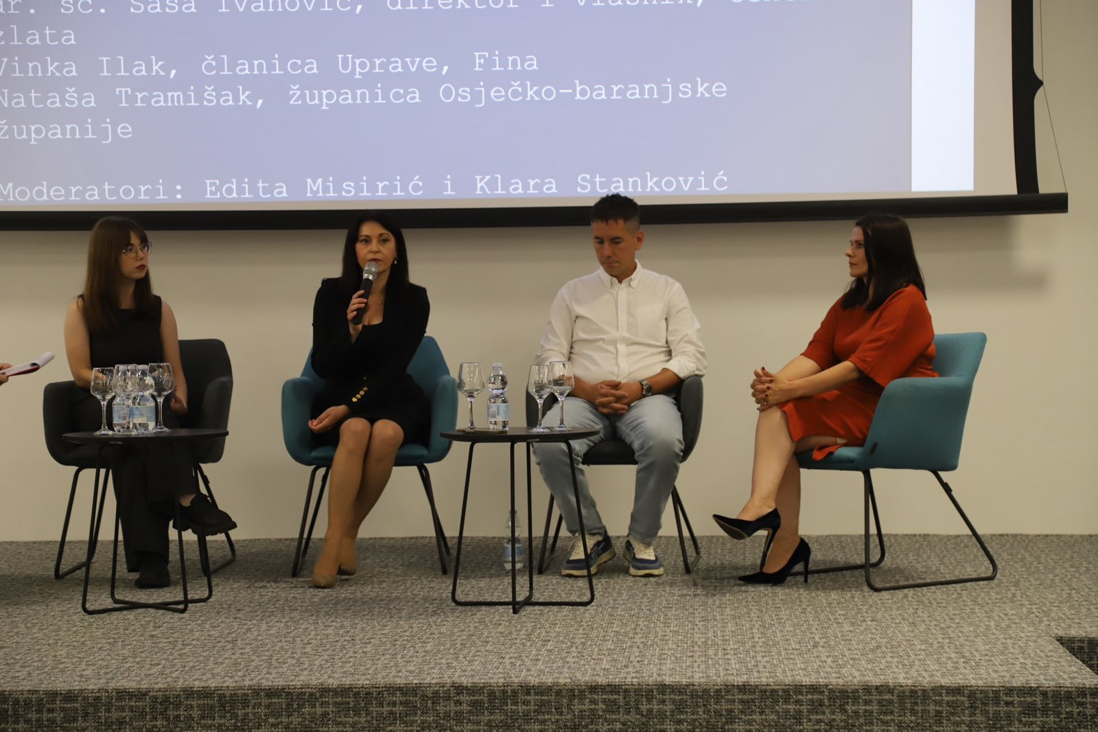 Money Deep Talk Panel prilike za mlade