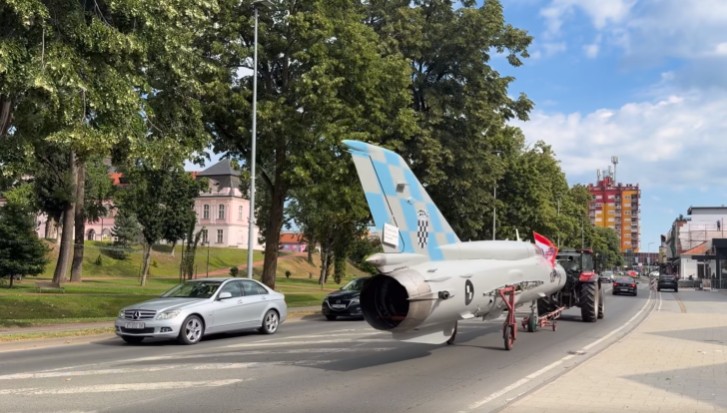 Virovitica transport vojnog zrakoplova MIG 21 MiG-21
