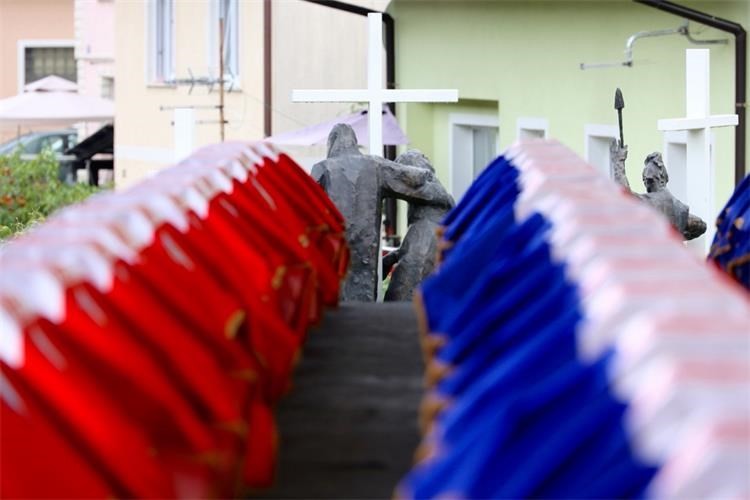 Europski dan sjecanja na zrtve svih totalitarnih i autoritarnih rezima žrtve totalitarizma