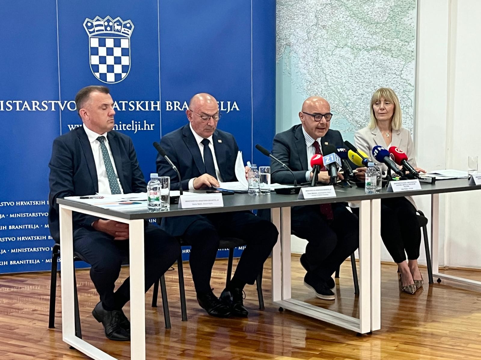 Konferencija z MHB Alen Ruzic Tomo Medved Darko Nekic novi zakon o braniteljima