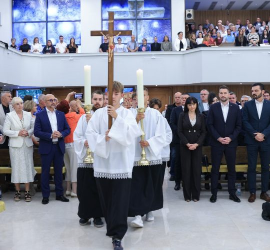 obnova crkve u Retfali