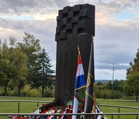 Spomen obiljezje Bosansi Brod Spomen obiljezje Bosansi Brod